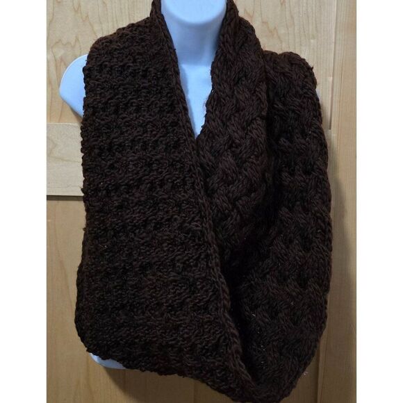 Chunky Brown Knit Basico Scarf With Basketweave Design For Cold Seasons - Picture 2 of 3